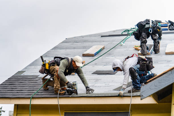 Professional Emergency Roof Repair technician working in Elwood, NJ